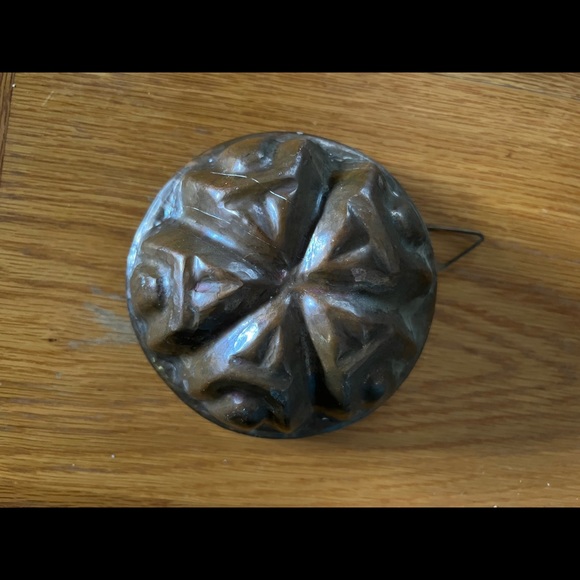 Set of Three Nesting Antique Copper Molds - Picture 6 of 8